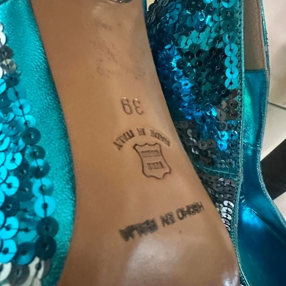 Blue leather blue sequin with polka dots pointy y2k style pump